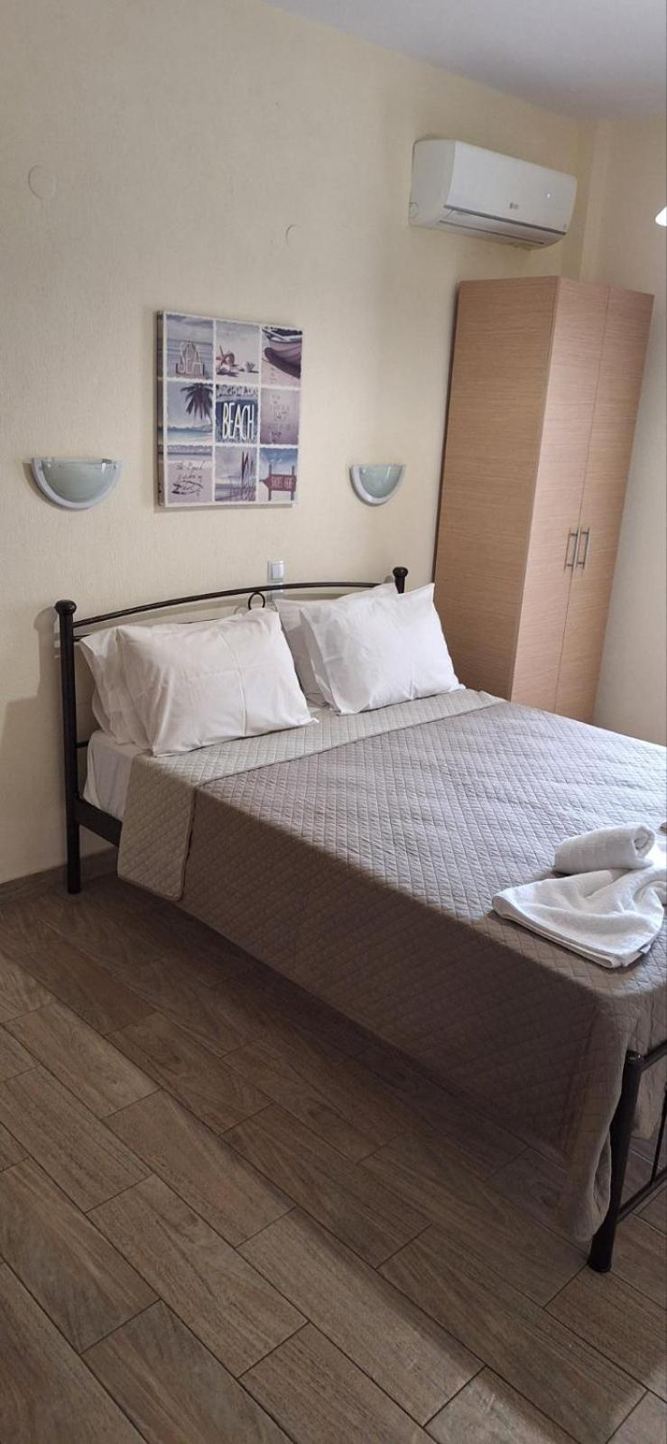 P.A.G Apartments Nea Roda Bilik gambar